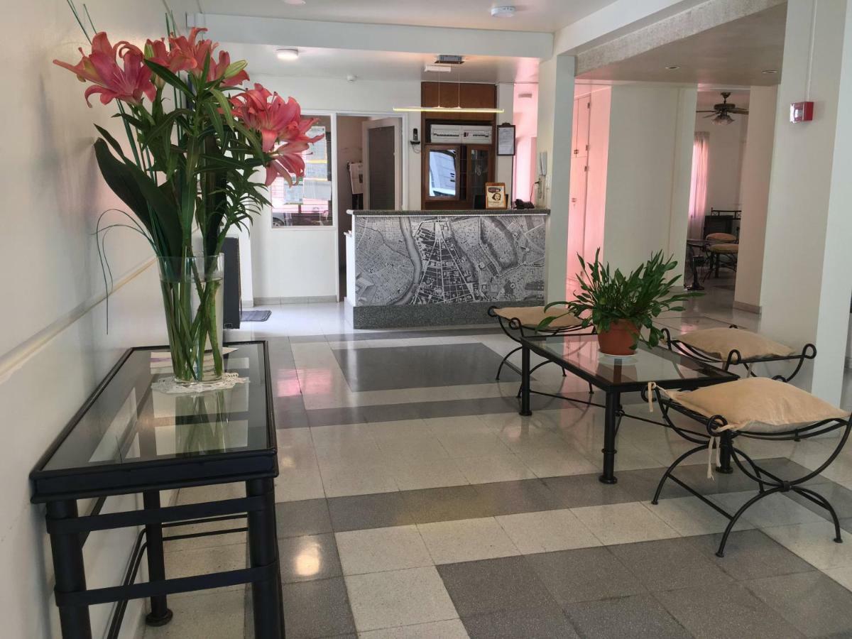 Residencial Italia Bed & Breakfast Cordoba Bagian luar foto